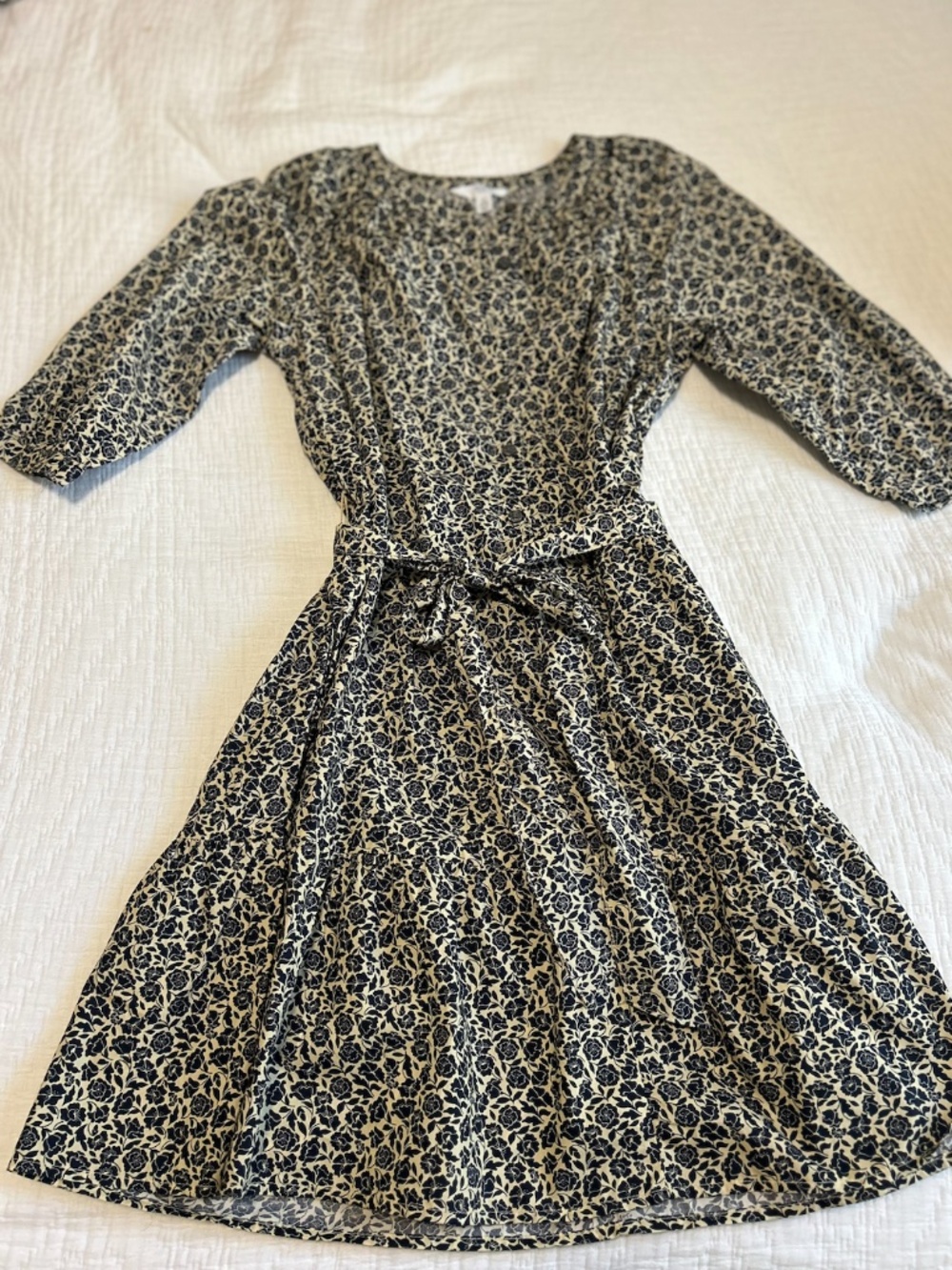 Neverworn Sunday School / Church Floral Dress (beige/cream w/ navy roses)
